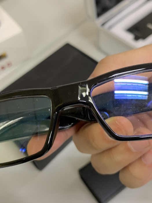 看似外表一般的眼鏡,實際卻可遠端傳輸攝影的錄像,能進行證據蒐證,徵信設備為好幫手